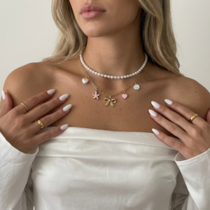 pink charm kaelakee